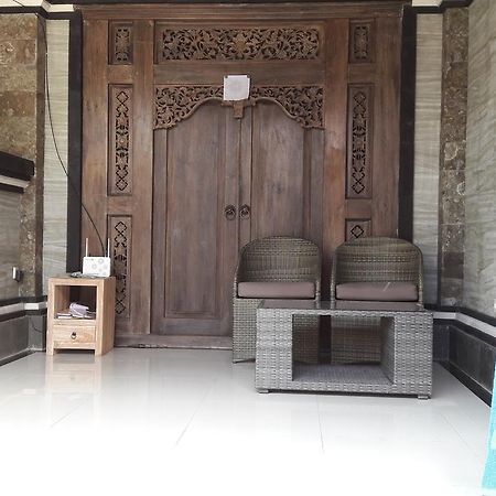 Three Ayu Family House Bed & Breakfast Ubud  Bagian luar foto