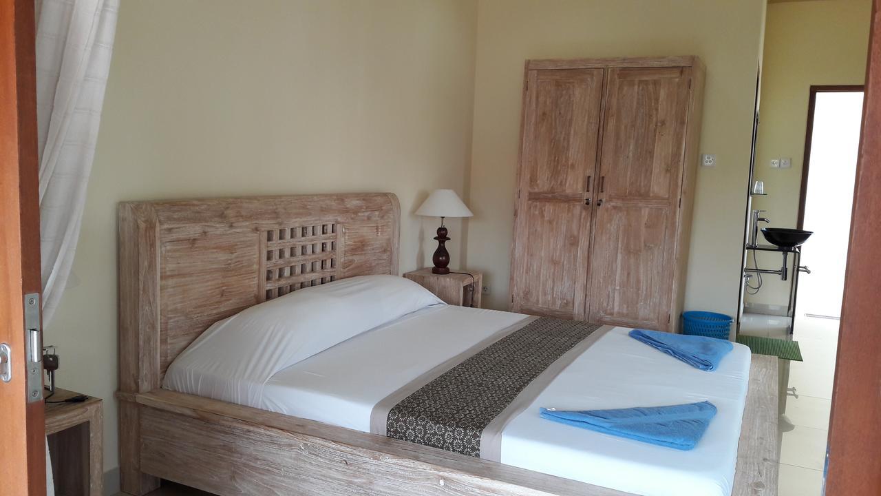 Three Ayu Family House Bed & Breakfast Ubud  Bagian luar foto